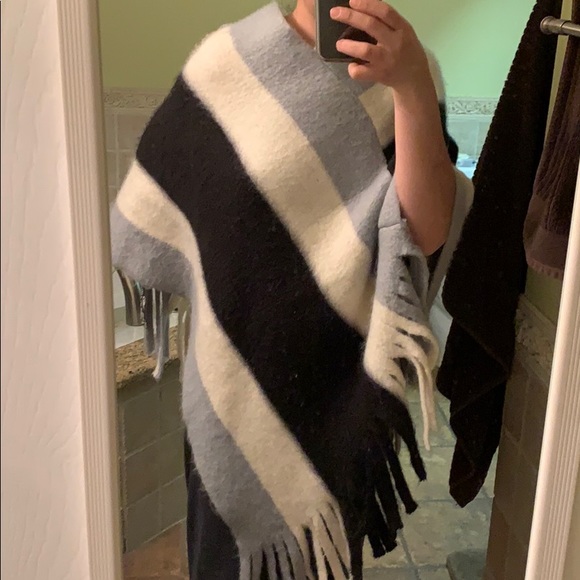 NWT Poncho Sweater - Picture 4 of 5